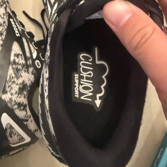 Brooks Adrenaline GTS 23 running shoe women's 6.5 - Picture 4 of 5